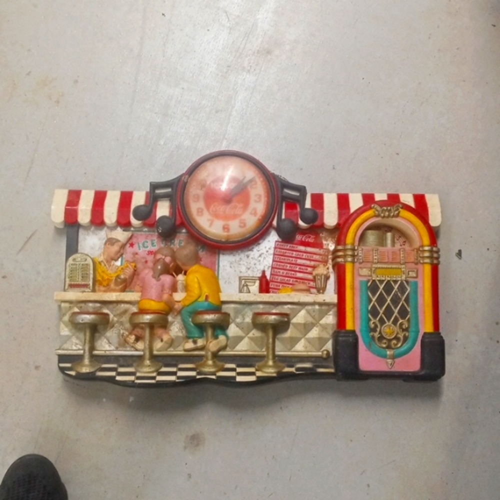 COCA COLA 3D SODA FOUNTAIN ICE CREAM PARLOR 1950'S SCENE WALL CLOCK